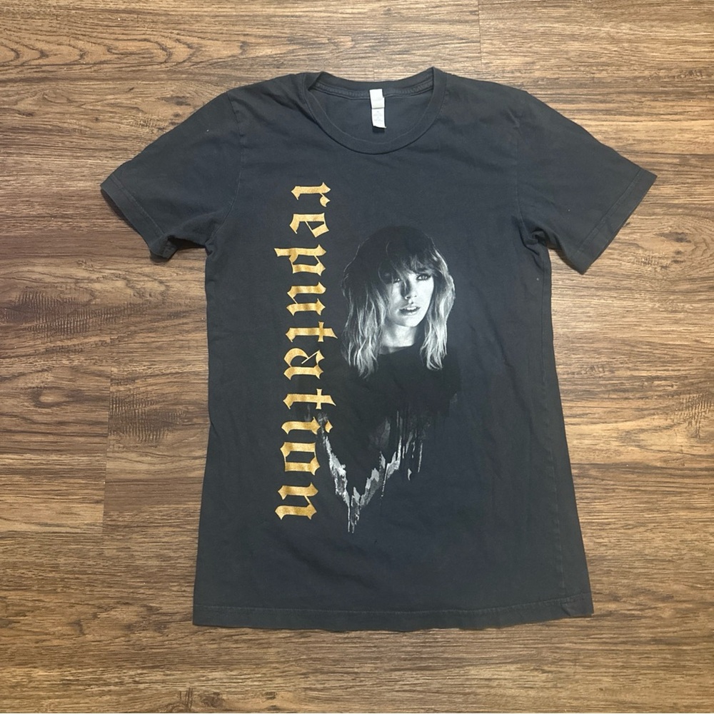 Taylor Swift Reputation 2018 Gray RARE T-Shirt Womens Size Small Offical Merch